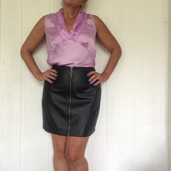 RACHEL ROY BLACK FAUX LEATHER ZIP FRONT MINI SKIRT SIZE 4 - Picture 8 of 8